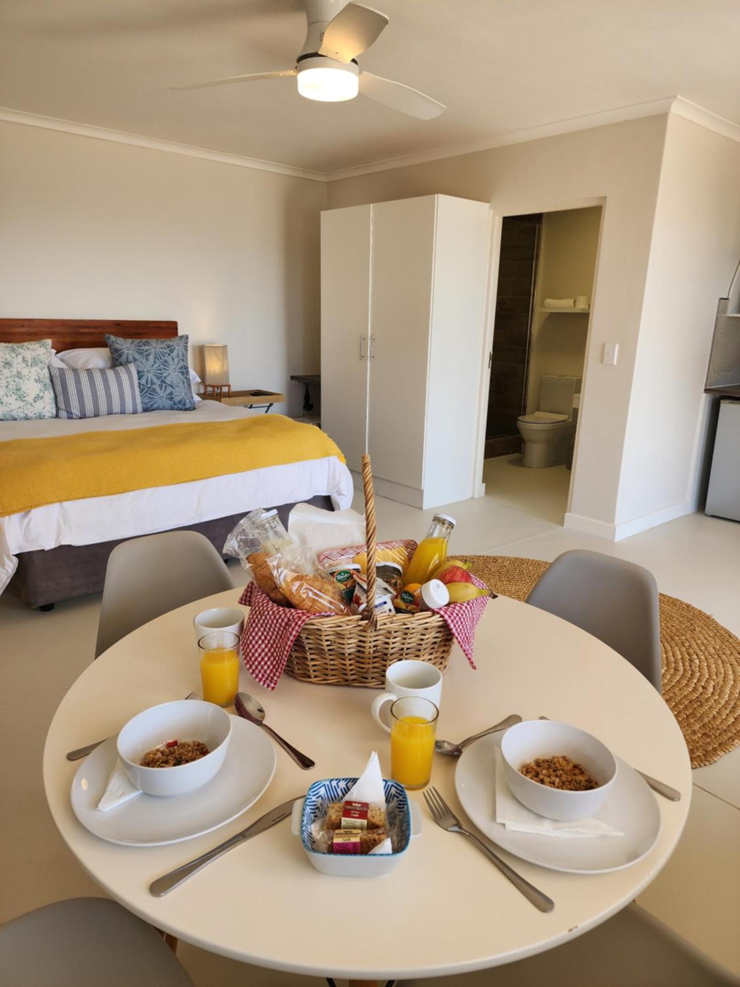 Bed and Breakfast The Tides Саймонс-Таун Екстер'єр фото